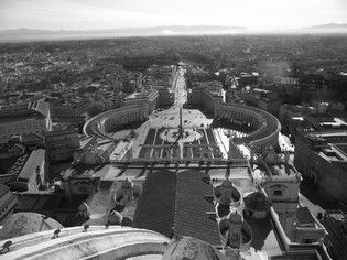 Blick von der Kuppel auf der Petersplatz